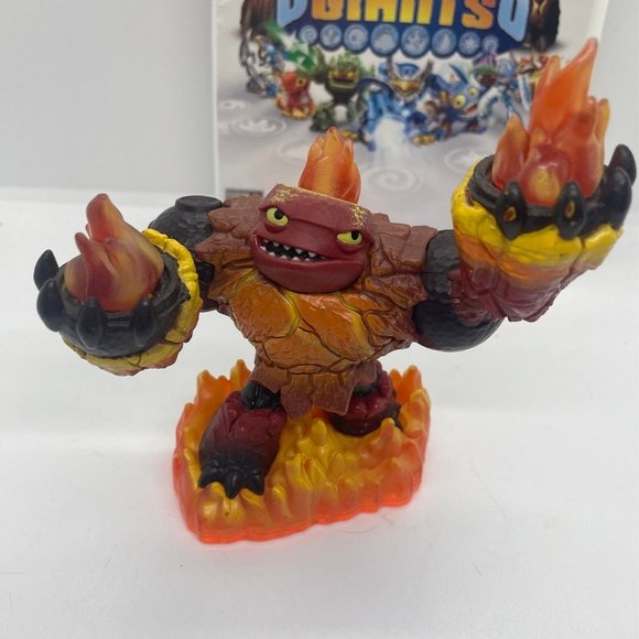 Skylanders Giant Wii game and swapforce figures - Picture 6 of 7